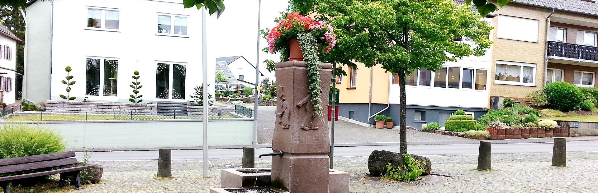 Ortsgemeinde Hontheim Eifel Krinkhof Bonsbeuern Wispelt Dorfplatz